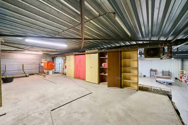 TE HUUR Zonhoven: Bedrijfsgebouw van +/- 390m² incl. kantoor