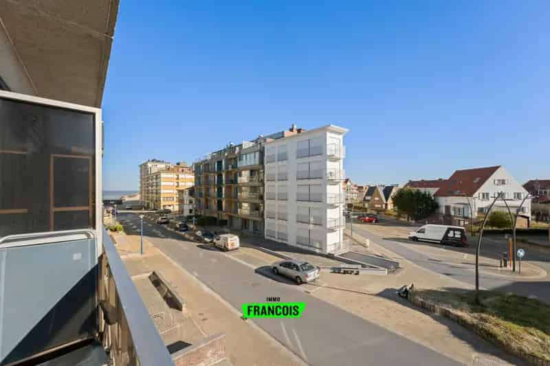 1 slaapkamer-appartement met zijdelings zeezicht in Koksijde te koop!
