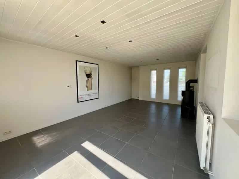 Zeer ruime, gerenoveerde woning te huur!