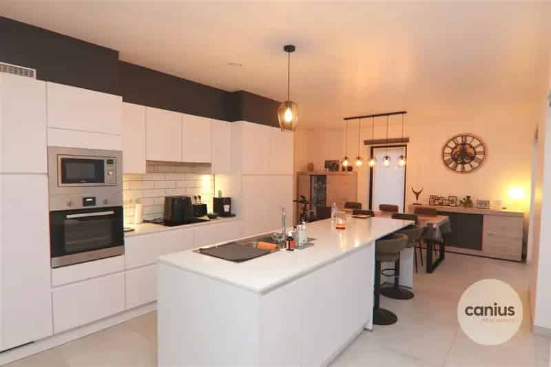 RECENTE WONING MET 3 SLKS NABIJ HET STADSCENTRUM