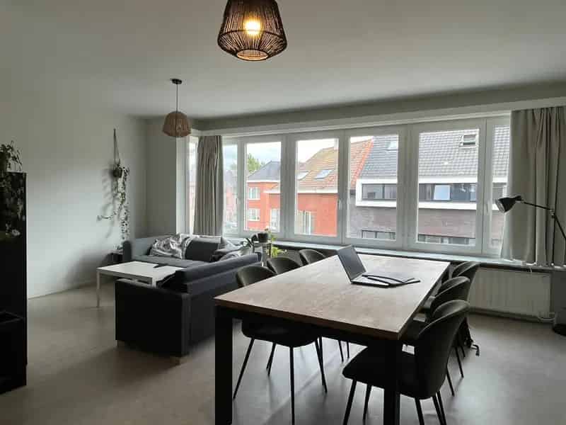 Te Huur Gent: 2 Slaapkamers Nabij Sint-Pieterstation en UZ Gent