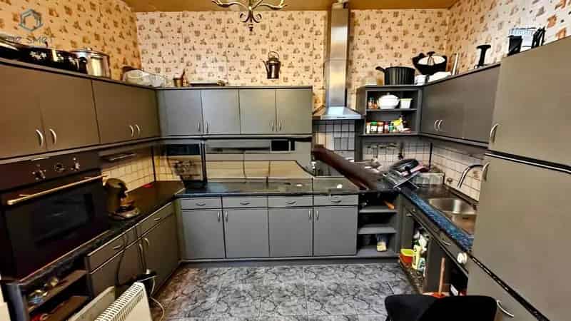 Ruime stadswoning (4 kamers) met potentieel