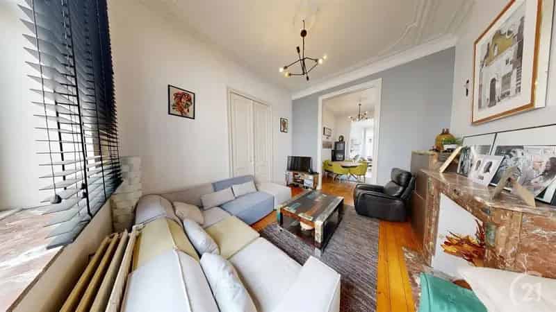 Herenhuis te huur Sint-Lambrechts-Woluwe 6 slaapkamers