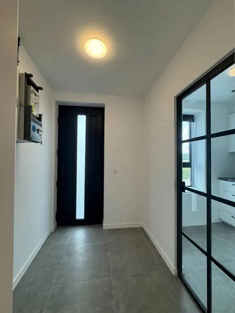 Volledig gerenoveerde, instapklare woning in Grimbergen – EPC A! zonnepanelen, warmtepomp!