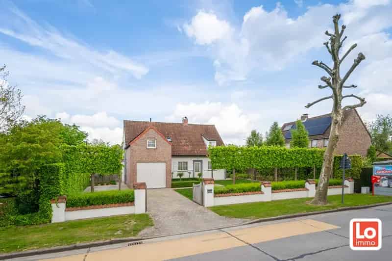 Huis te koop Oostakker: Instapklare woning met garage en tuin