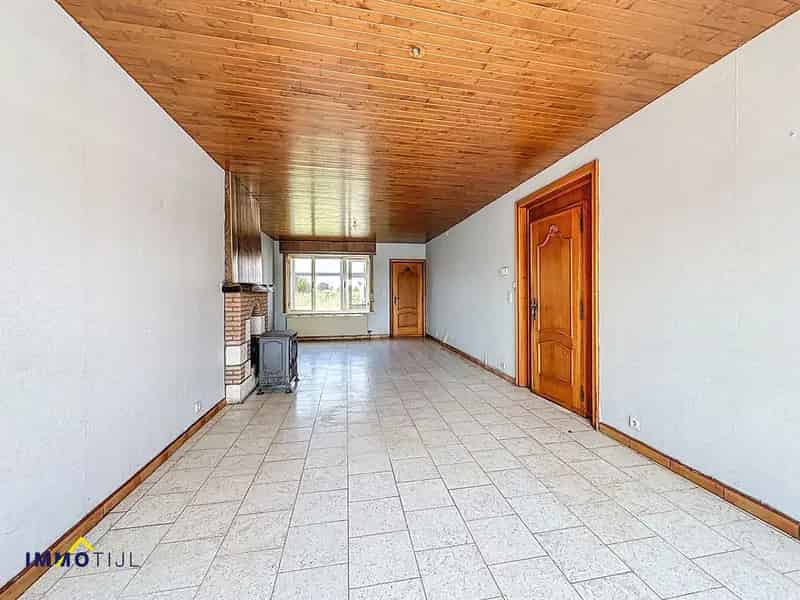 Ruime woning met garage en tuin te Aalst!