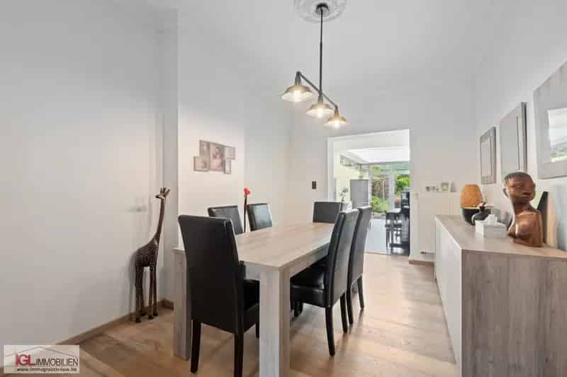 Warme en instapklare gezinswoning met tuin in Lembeek