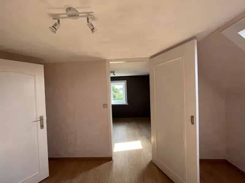 ruime woning in Aalter met grote tuin en garage
