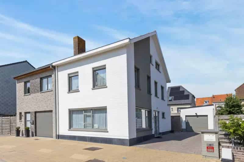 Energiezuinige (label B) halfopen 4 slpk. gezinswoning