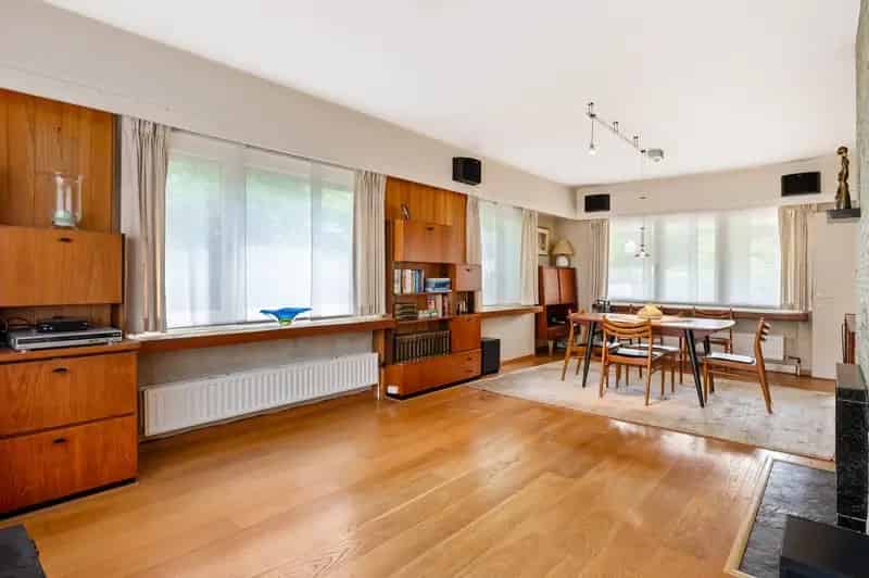 Ruime gezinswoning met 4 slaapkamers en royale tuin op toplocatie in Kapellen
