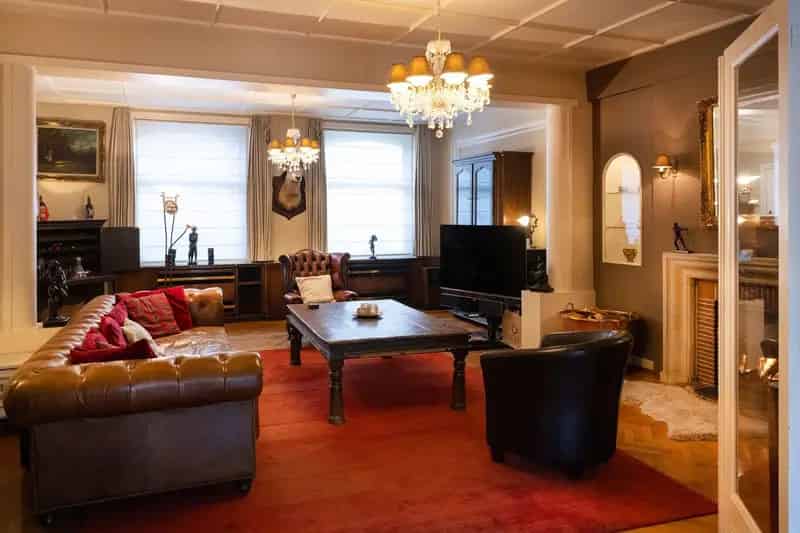 Ruim herenhuis met mooie binnentuin in hartje Wakken.