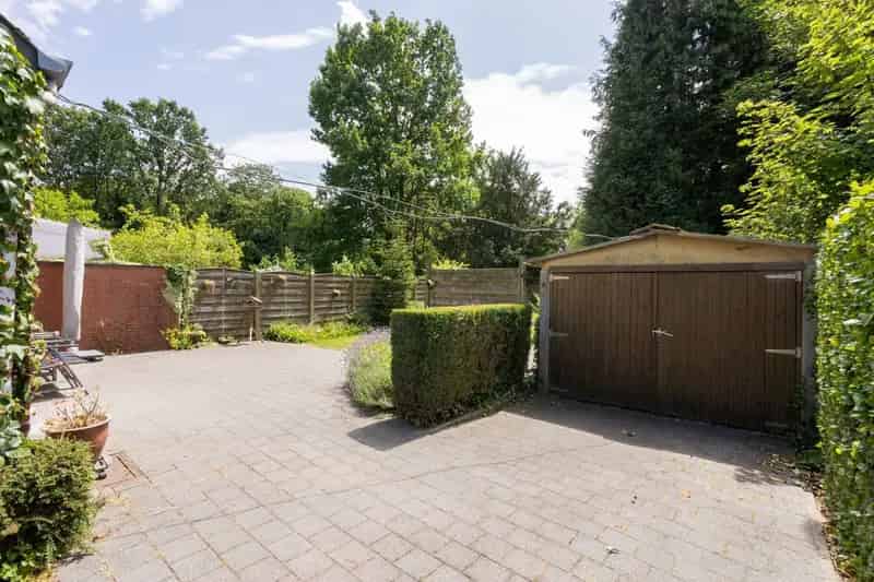 Halfopen woning op een perceel van 12a58ca te koop!