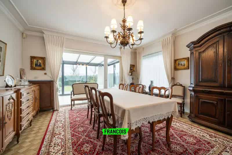 Vrijstaande woning gelegen op een perceel van 789 m² nabij centrum Tielt