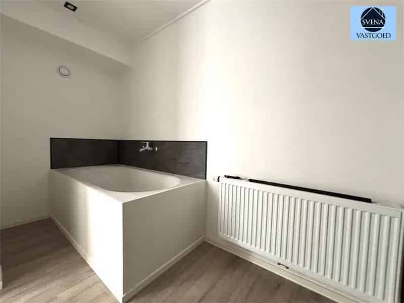 GERENOVEERDE WONING MET 3 SLAAPKAMERS EN TUIN