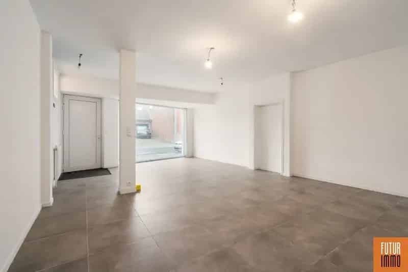 Woning met garage aan Kerkplein