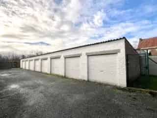 Opbrengsteigendom Moen: 12 Garages te Huur - 474% Rendement