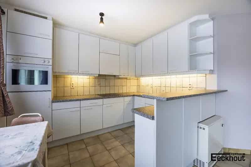 Ruime bel-étage woning met open zicht op de duinen te Bredene!