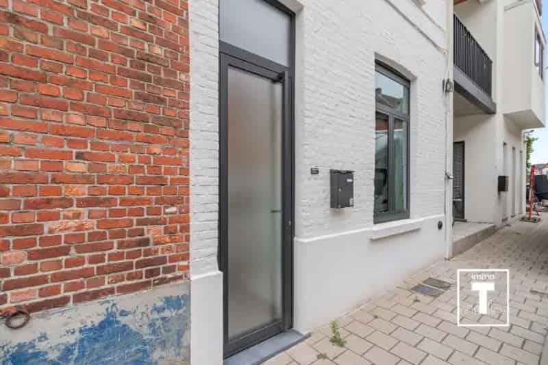 Huis te huur Gentbrugge: gerenoveerde woning met 2 kamers