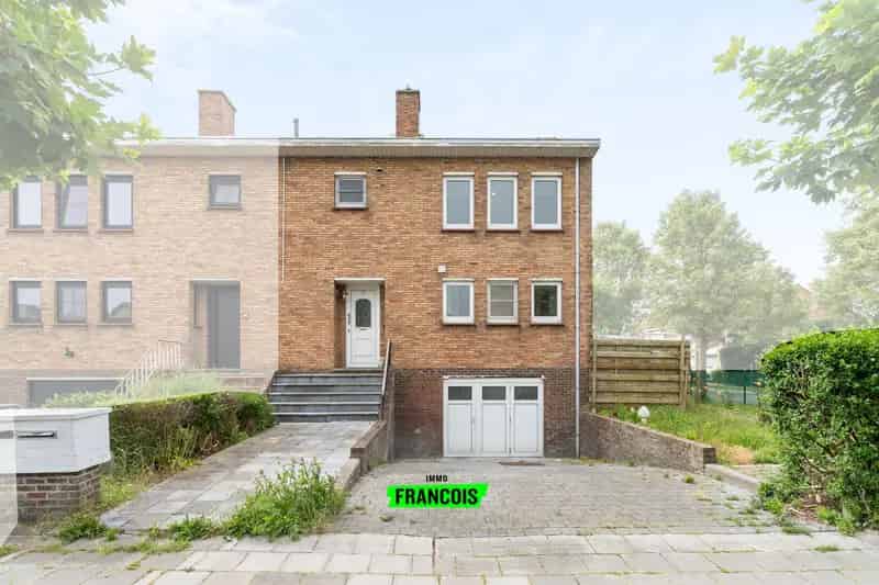 Instapklare, charmante gezinswoning met tuin, garage en 3 slaapkamers te Mariakerke (Oostende)