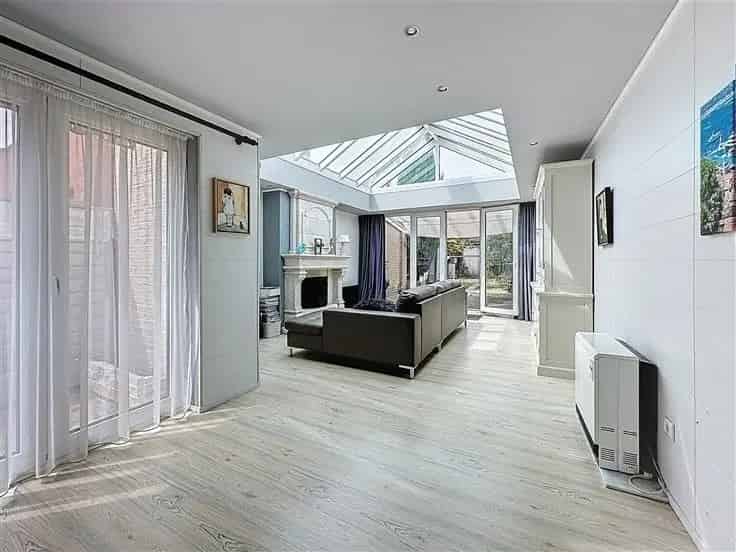 Huis Te Koop 236m²  Instapklaar 3 slaapkamers Garage Zonnepanelen