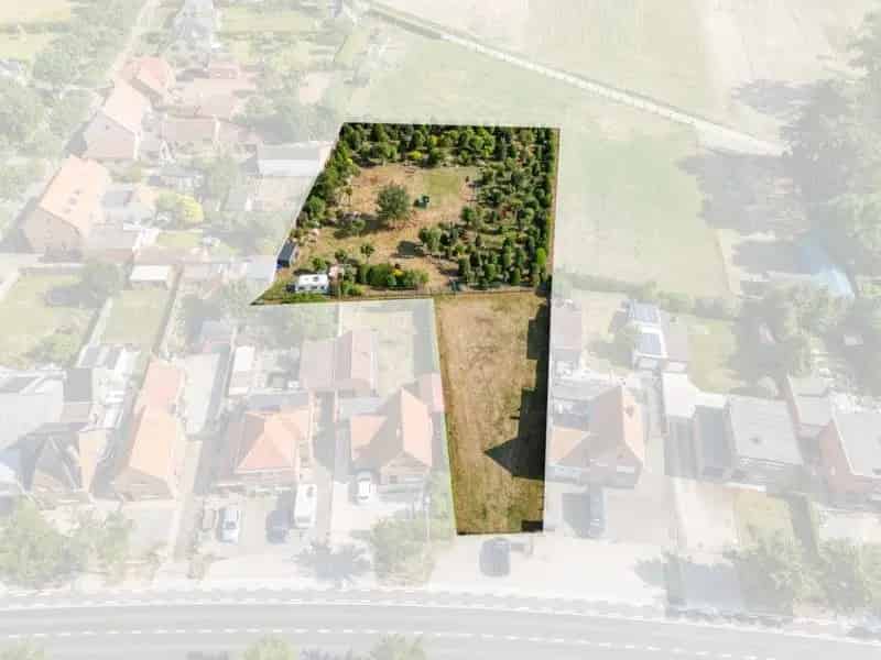 Bouwgrond met potentieel + uitgestrekt achterliggend perceel (weide/tuin)