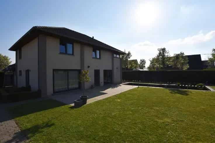 Villa te Koop Eeklo 3 slaapkamers tuin garage zwemvijver