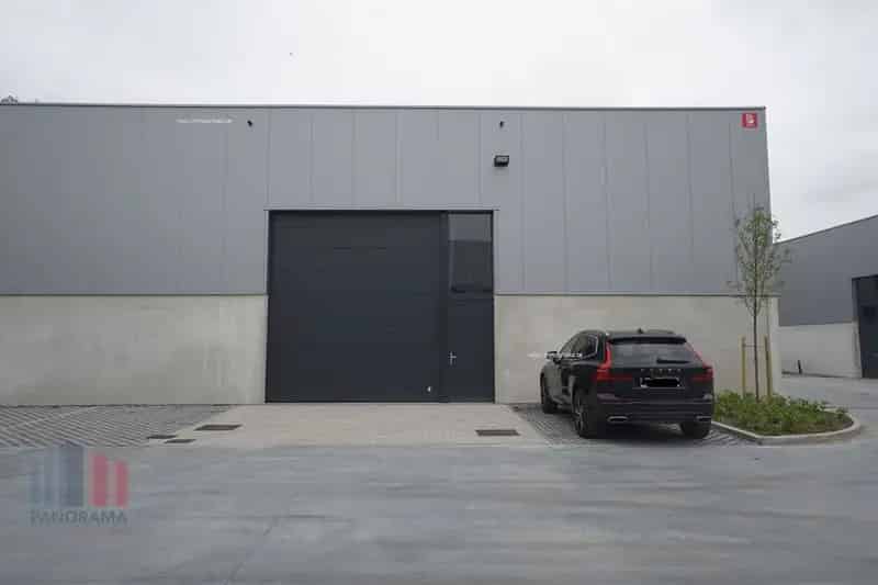 Nieuwbouw bedrijfsgebouw te huur in Waterstraat Lauwe