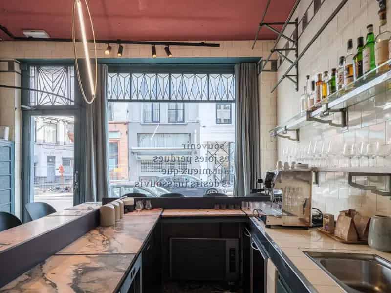 Karaktervol handelspand (restaurant + 2-slpk app) in het centrum van Gent