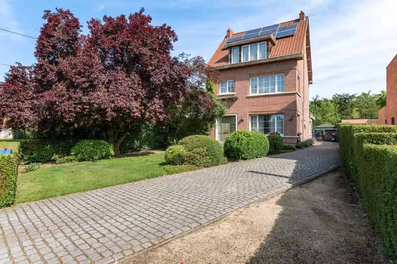 Huis met 5 slaapkamers en tuin in Borsbeek!