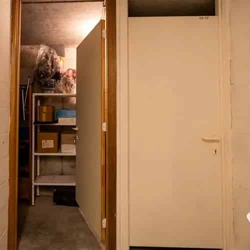 Ruim woonappartement in goede staat