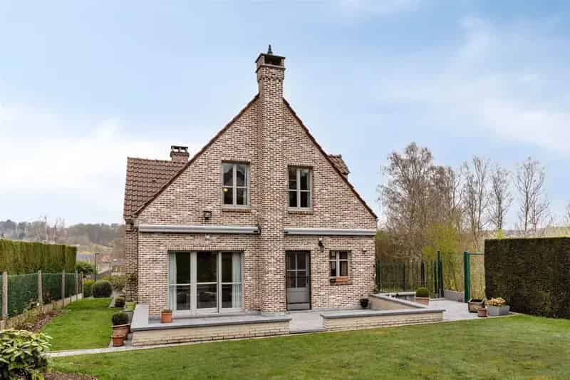 Karaktervolle viergevelwoning op 7a 49ca