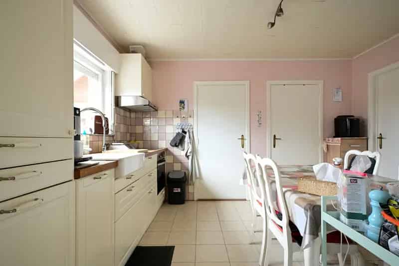 Gezellige open bebouwing met zongerichte tuin in Zande.