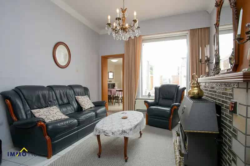 Woning met tuin op circa 4 are te Lebbeke!