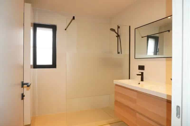 Rijwoning te Lokeren met tuin en garage