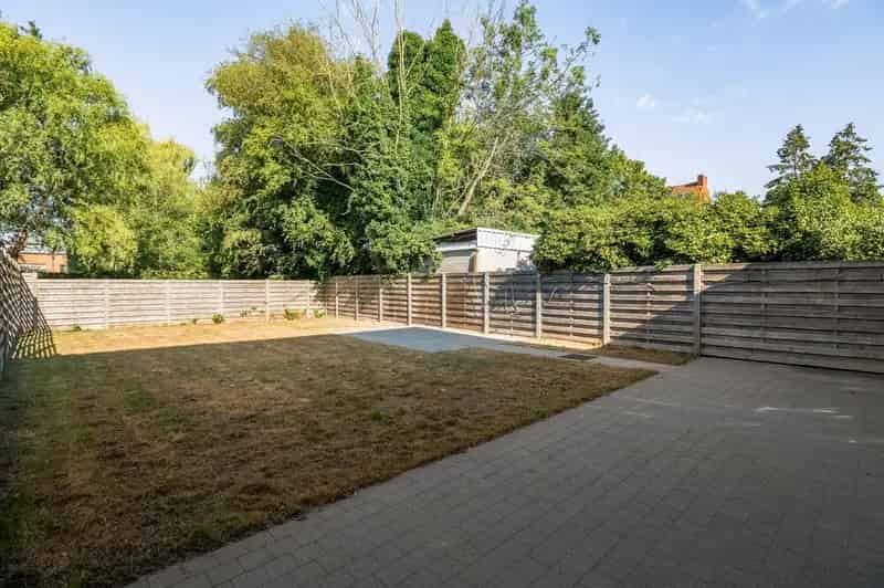 Instapklare HOB met 4 slpks. op ca 303 m² grond