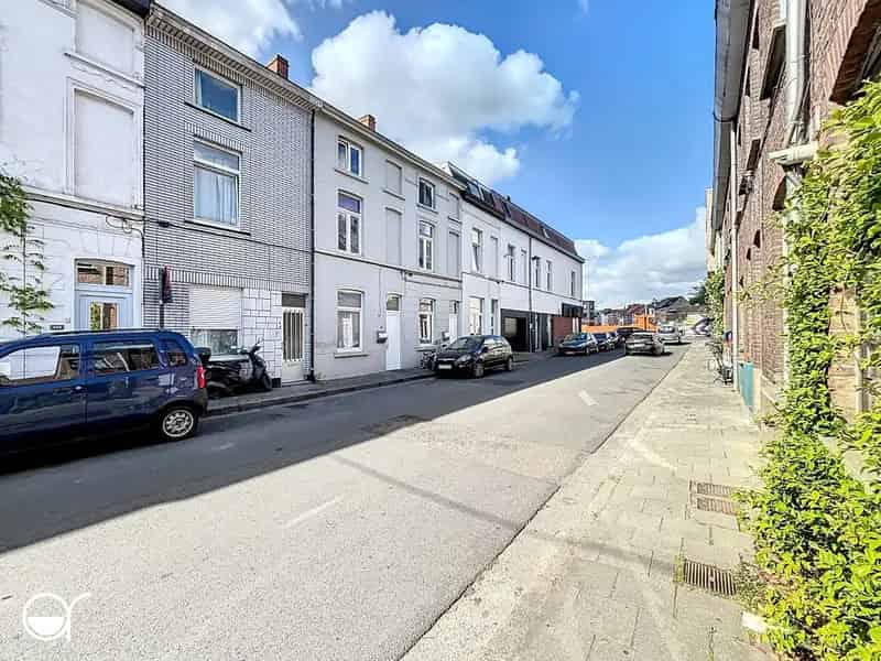 Woning met 3 slaapkamers aan de rand van Gent