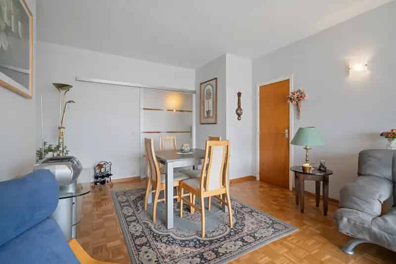 Centraal gelegen appartement met twee slaapkamers & terras.