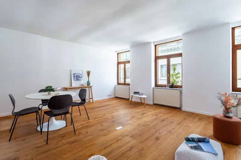 Sfeervolle en instapklare woning met eigentijdse afwerking in Berchem 8529175