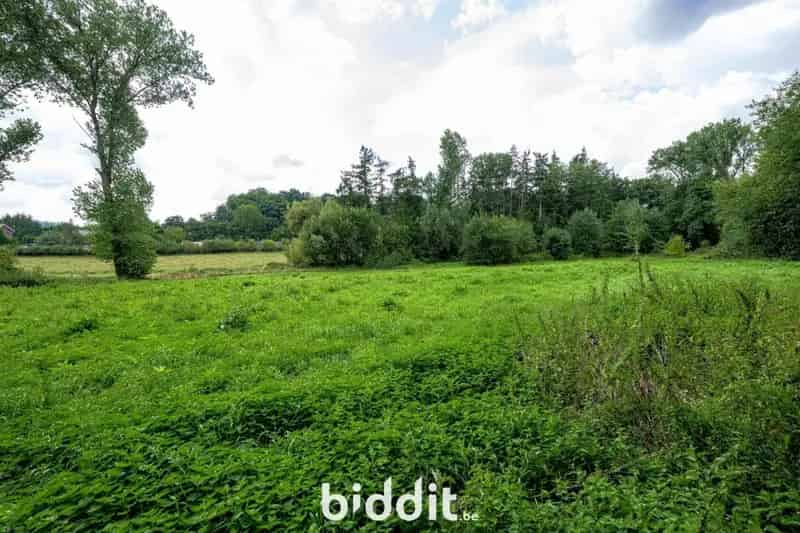 Lot 2 : Eigendom omvattende tuin, bos, grond en weides