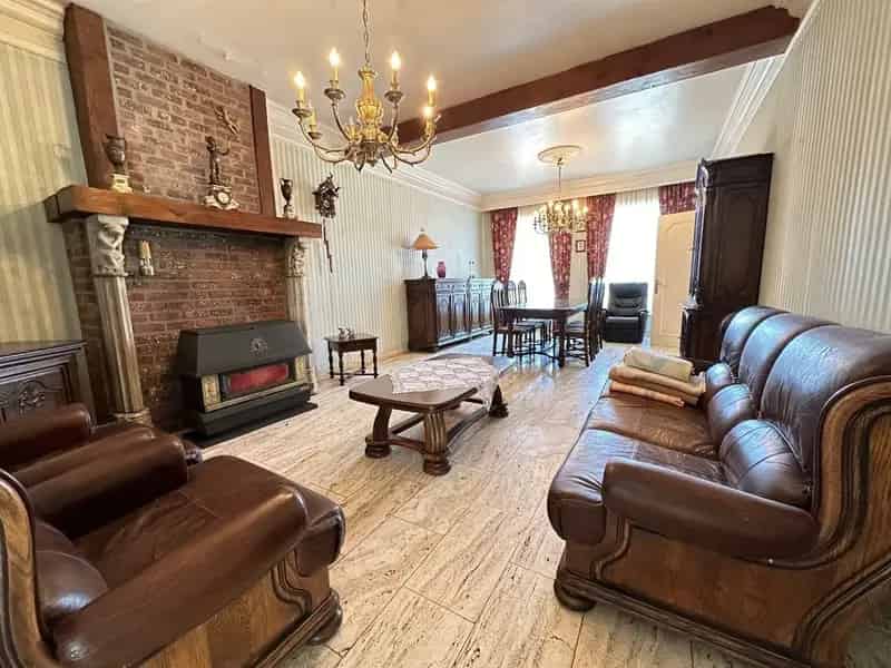 Ruime woning met tuin, garage en 4 slaapkamers in Riemst