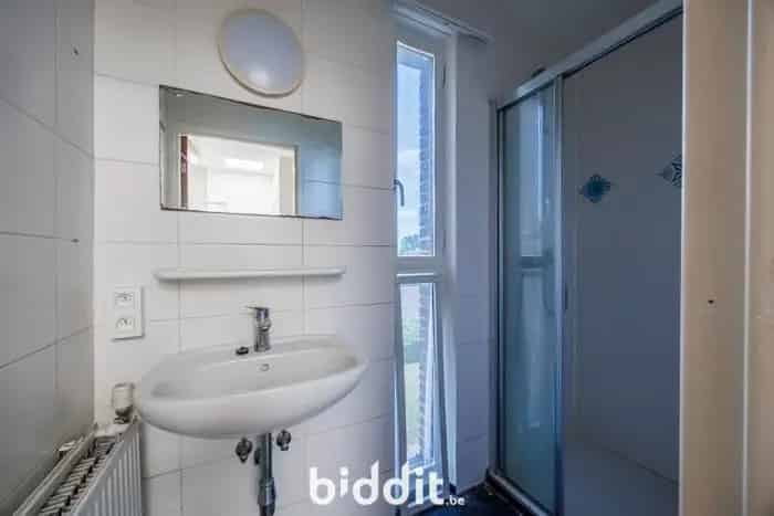 WONING MET TUIN EN GARAGE