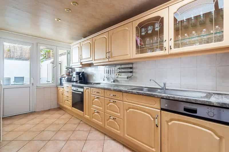 Verzorgde woning met 5 slpks en koer