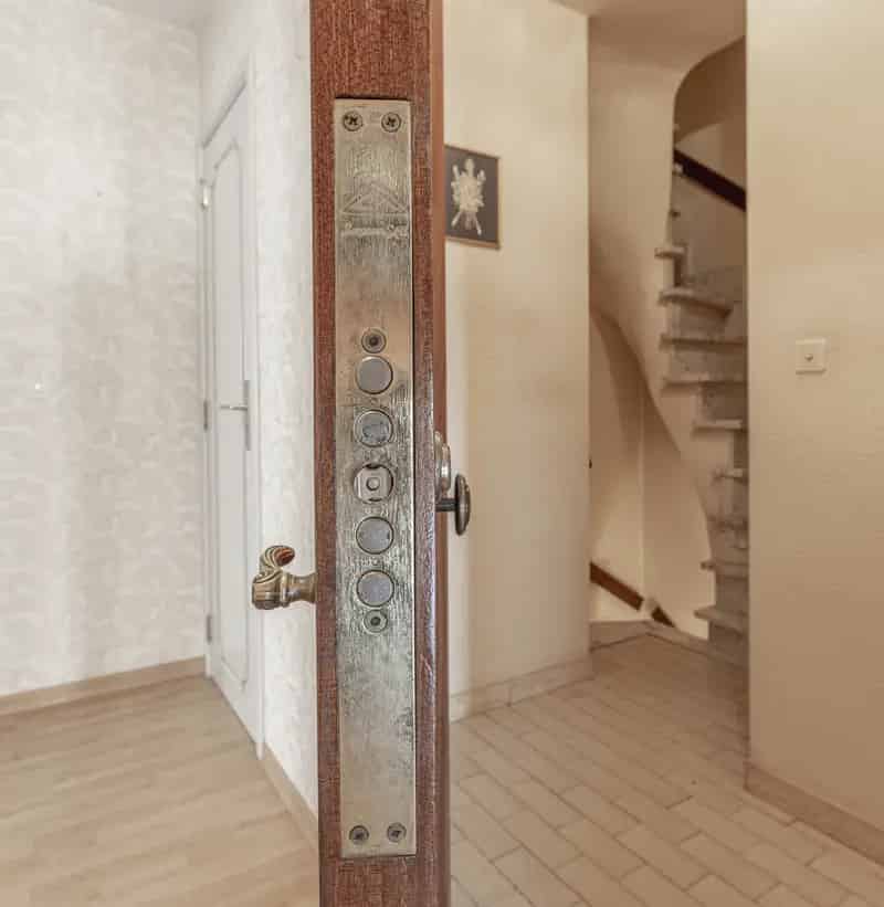 Verzorgd appartement met 3 slaapkamers en autostaanplaats.