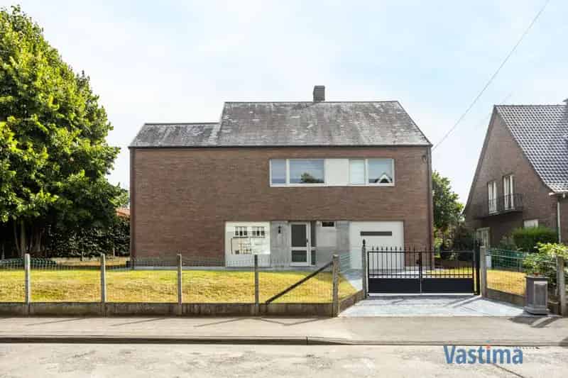 Lichtrijke villa met royale tuin vlak bij natuur & stadsleven