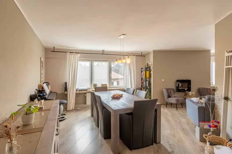 Appartement met garage in rustige omgeving