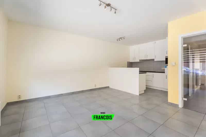 Instapklaar gelijkvloers appartement met 4 slaapkamers en ondergrondse garagebox te Diksmuide