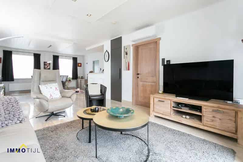 Fraaie villa, 3 kamers, fantastische ligging in doodlopende straat !