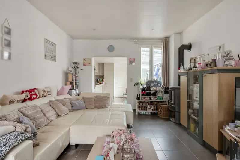 Woning in doodlopende straat met 2 slk, 2 badk en tuin op een perceel van 379 m².