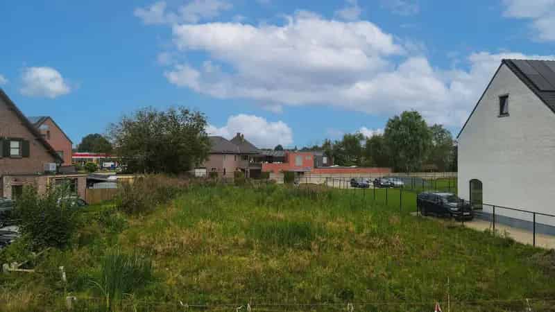 Bouwgrond voor open bebouwing met straatbreedte van 22,50m!!