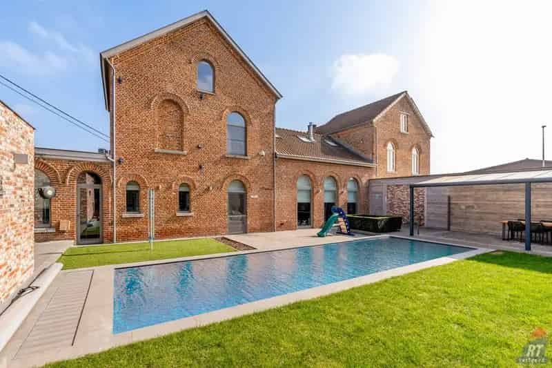 Exclusieve woning met zwembad in het landelijke Kerkom-bij-Sint-Truiden